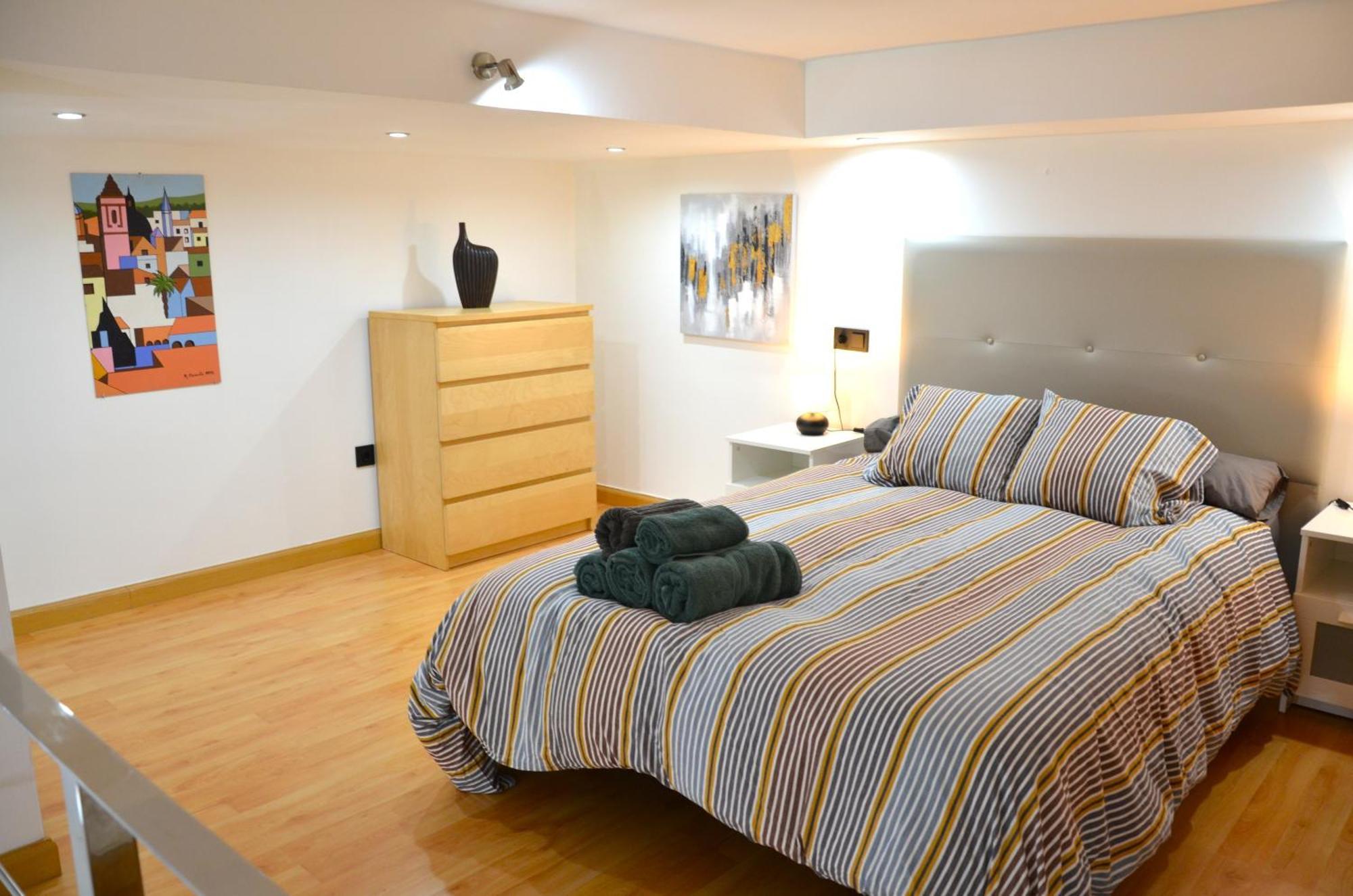 Apartamento Candalex En Malaga Luaran gambar