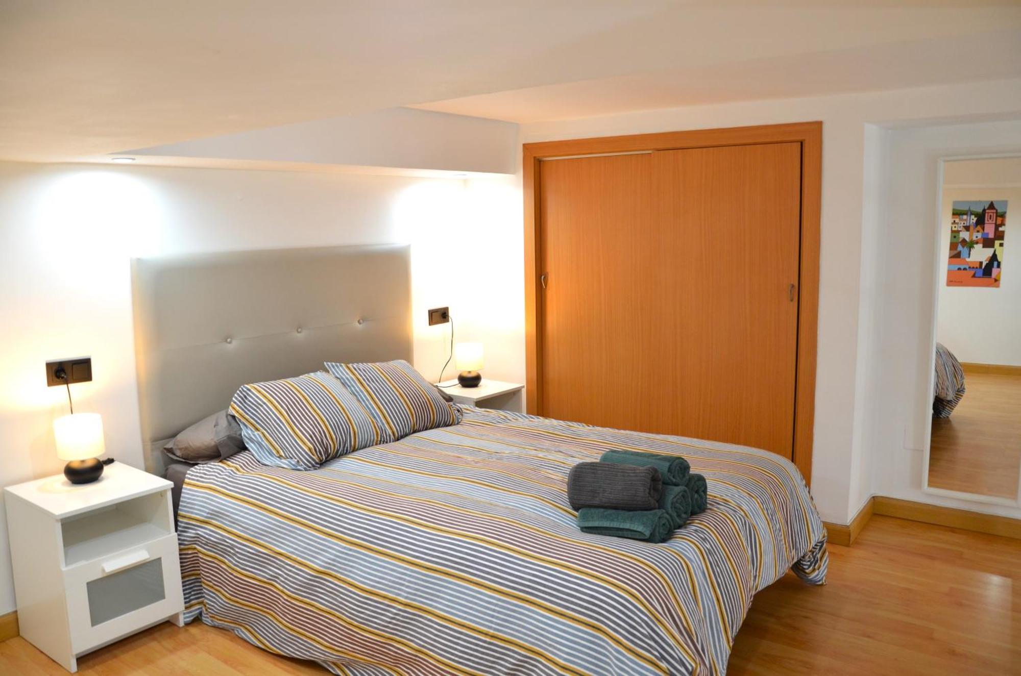 Apartamento Candalex En Malaga Luaran gambar